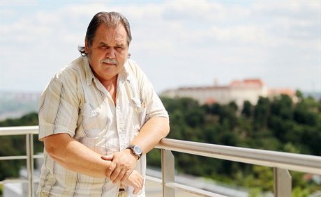 Stát musí garantovat lidem nezbytnou pé�i a musíme se bavit, co je zbytná v�c....