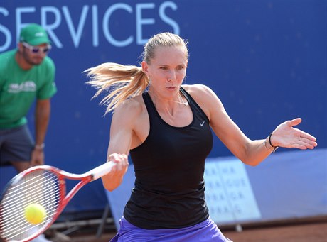 Nicole Vaidiová v utkání tenisového turnaje Advantage Cars Prague Open na...