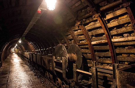 V Polsku prý nali vlak, který ukrývá nacistické zlato a drahokamy.