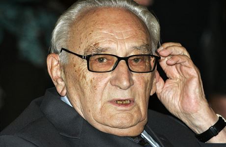 Zemel nmecký sociálndemokratický politik Egon Bahr, bylo mu 93 let.