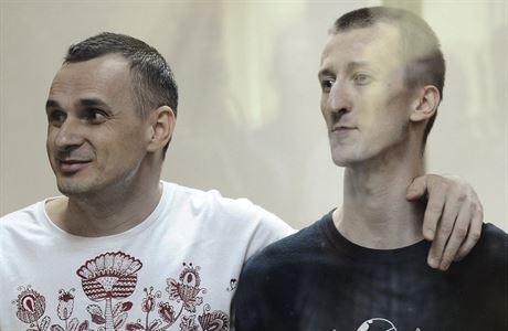 Stalinistický proces. Oleg Sencov a Oleksandr Kolčenko v ruské soudní síni.
