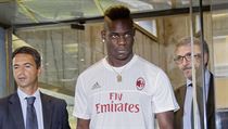 Mario Balotelli znovu oblékne dres AC Milán.
