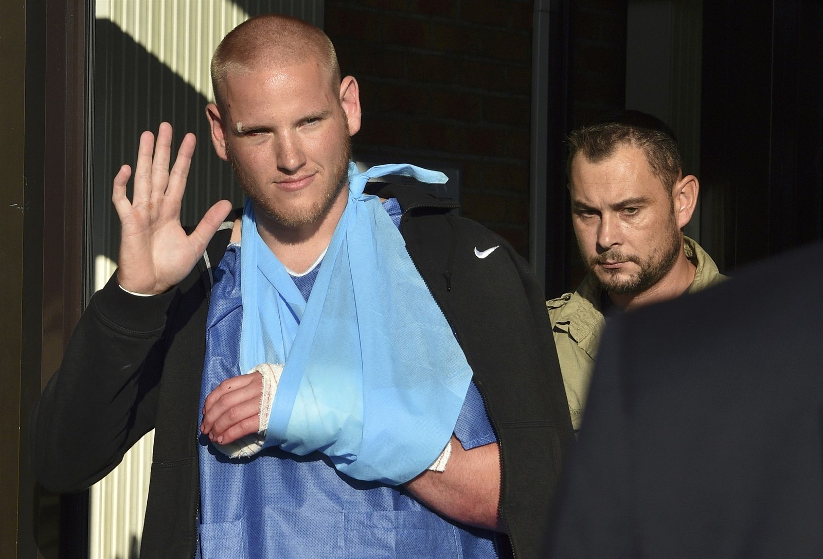 Spencer Stone opou�tí kliniku.