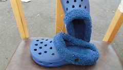 Padlané sandály Crocs.