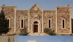 21. srpna 2015 p�inesly buldozery �ízené bojovníky Islámského státu zkázu...