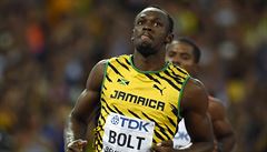 Bolt v semifinále zakopl a málem se do velkého boje proti Gatlinovi ani...