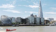 Nejvyí londýnská dominanta The Shard (Step) z protjího behu Teme. Bude...