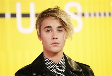 Justin Bieber je na blond.