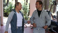 Putin a Medvedv se seli v Soi.