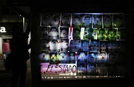 Fotografie 43 student, zavradných v Iguale.
