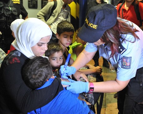 Policisté na vlak s uprchlíky ekali.