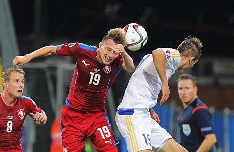 HLAVIKOVÝ SOUBOJ. Ladislav Krejí (vlevo) vs. Bauran Dolijev.