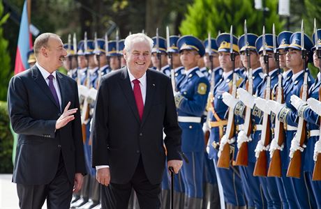 Prezident Milo Zeman se seel v Baku se svým ázerbájdánským protjkem...