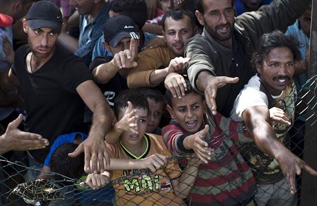 Uprchlíci v Tovarniku.