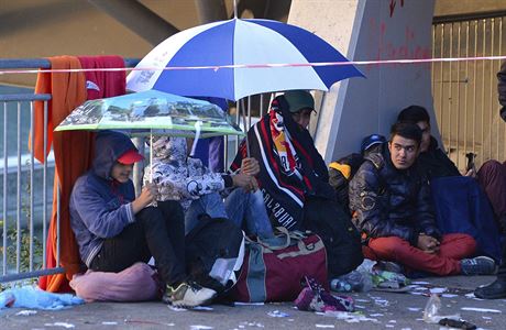 Uprchlíci u mostu na rakousko-nmeckých hranicích.