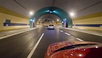 Šestikilometrový tunel byl zprovozněn po osmi letech budování a se čtyřletým...