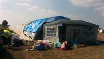 V imrovizovaném táboře Röszke na hranicích Maďarska a Srbska panuje chaos....