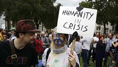 Demonstranti v Londýn, kterých dorazilo podle rzných odhad 90.000 a...