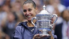 S TROFEJÍ. Flavia Pennetta krátce po finále oznámila, e koní s tenisem.