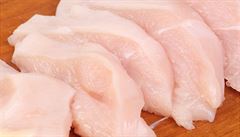 Veterináři našli salmonelu v půl tuně kuřecích řízků z Polska. Maso už se snědlo