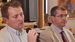 Kest knihy Operace Rath.  Autor Radek Kedro (vlevo).