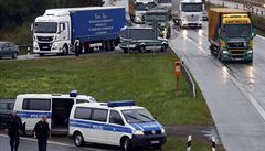 Německá policie kontroluje auta, dodávky a kamiony na dálnici A3 na hranici... | na serveru Lidovky.cz | aktuální zprávy