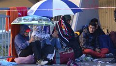 Uprchlíci u mostu na rakousko-nmeckých hranicích.