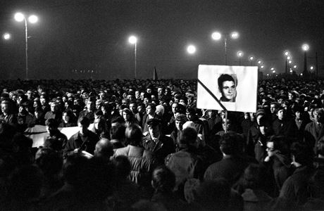 Leden 1969. Na protest proti okupaci se upálil student Jan Palach. Po jeho...