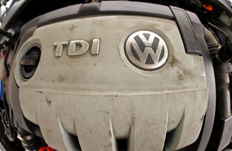 Logo spolenosti Volkswagen na motorech TDI.