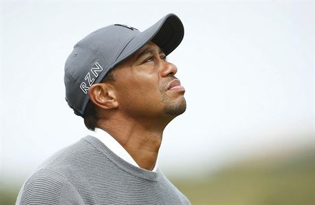 Tiger Woods a jeho smutný pohled.