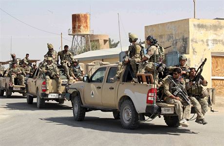Speciln jednotky afghnsk armdy vyrej do boje s tliby.