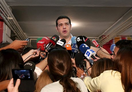 Alexis Tsipras v obleení noviná po eckých volbách