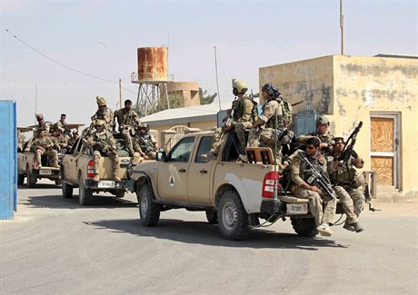 Speciální jednotky afghánské armády vyráejí do boje s táliby.