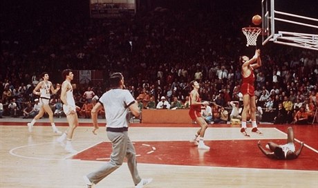 ALexander Blov stíli nejslavnjí ko basketbalové historie. Fotka...