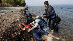 U Lesbosu se potopily 2 lod s migranty, zatm je zachrnnch 35