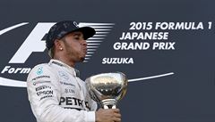 Hamilton obhjil po roce triumf v Suzuce, druh dojel jeho park Rosberg