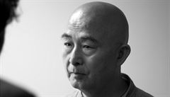 Cítil jsem se hůř než pouliční šlapka, říká básník týraný čínským režimem