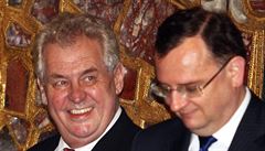 Prezident Milo Zeman v roce 2013 pi odemykání korunovaních klenot.