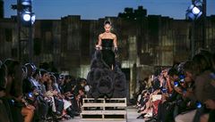 Neobvyklou módní pehlídku nachystal odvní dm Givenchy bhem newyorského...
