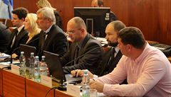Zastupitelstvo Mostu zvolilo �est nových �len� rady m�sta. Zleva Ond�ej Málek,...