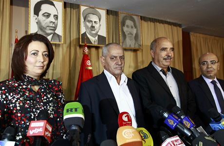 Lídi Tuniského kvarteta pro národní dialog ped tiskovou konferencí v Tunisu.