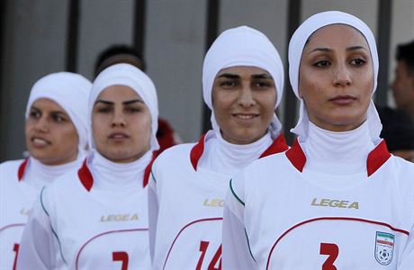 Íránské fotbalistky.