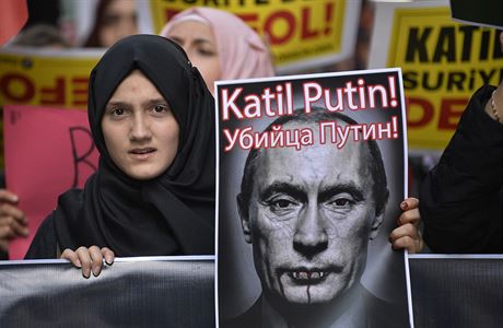 Zabijk Putin. Demonstrace proti ruskm leteckm derm na cle v Srii v...