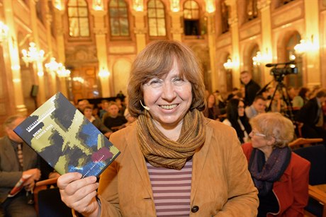 Letošní Nobelovu cenu za literaturu získala běloruská spisovatelka narozená na...