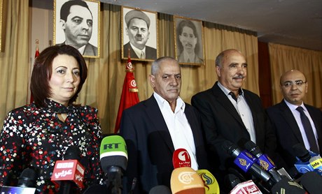 Lídi Tuniského kvarteta pro národní dialog ped tiskovou konferencí v Tunisu.