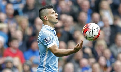 Sergio Agüero pispl k výhe Manchesteru City jedním gólem.