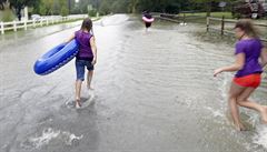 Jihovýchod USA trápí záplavy. Lidé jsou evakuováni, platí i zákaz vycházení