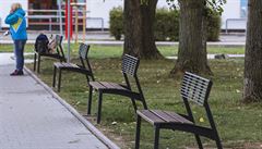 „Někdo si tam občas sedne, ale obecně ty lavičky moc využívané nejsou,“ říká...