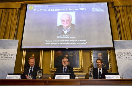 Vyhláení vítze Nobelovy ceny za ekonomii pro rok 2015. Získal ji Brit Angus...