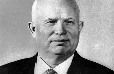 Nikita Sergejevi Chruov. Sovtský vládce elil v roce 1956 bouím v Polsku a...